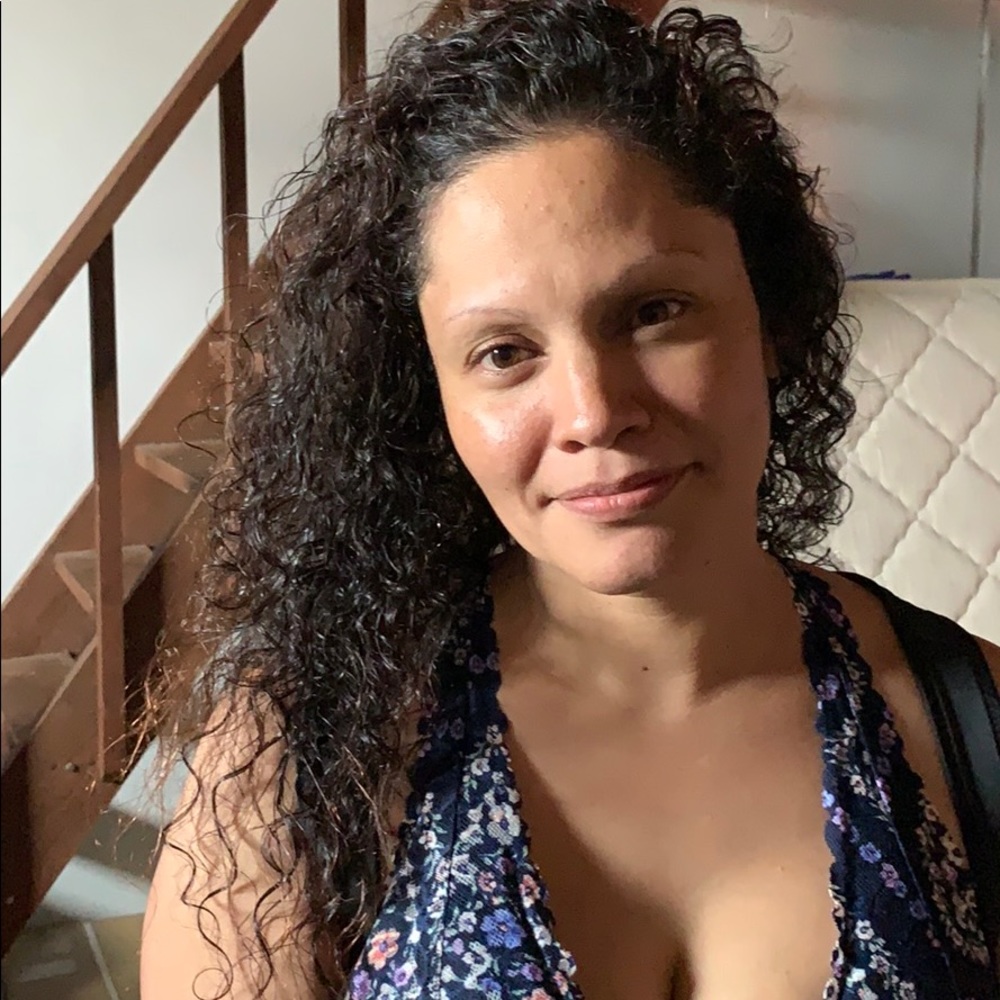 Meet your Posher, Aida